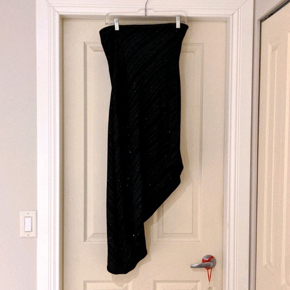 GUC black asymmetrical dress - Picture 4 of 9